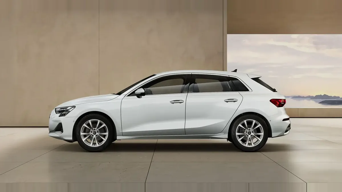 Audi A3 Sportback Advanced TFSI S Tronic en renting en Zaragoza — Lateral