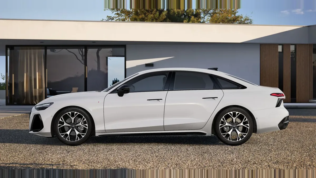 Audi A6 TDI 150kW (204CV) S Tronic Black Line en renting en Zaragoza — Lateral