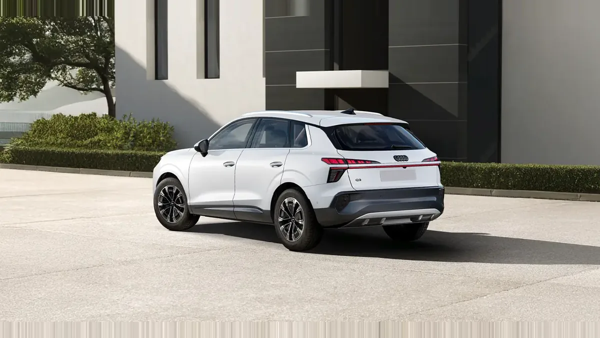 Audi Q3 Advanced TFSI 110kW S Tronic en renting en Zaragoza — Interior