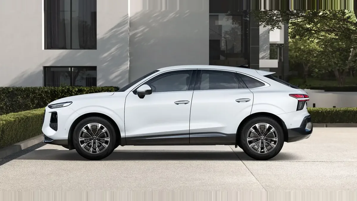 Audi Q3 Sportback Advanced TFSI 110kW S Tronic en renting en Zaragoza — Trasera