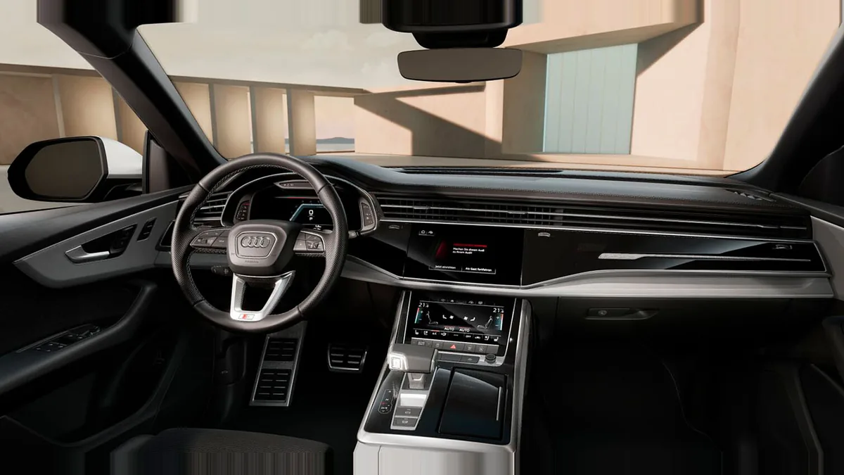 Audi Q8 SUV S line 45 TDI Quattro Tiptronic en renting en Zaragoza — Delantera