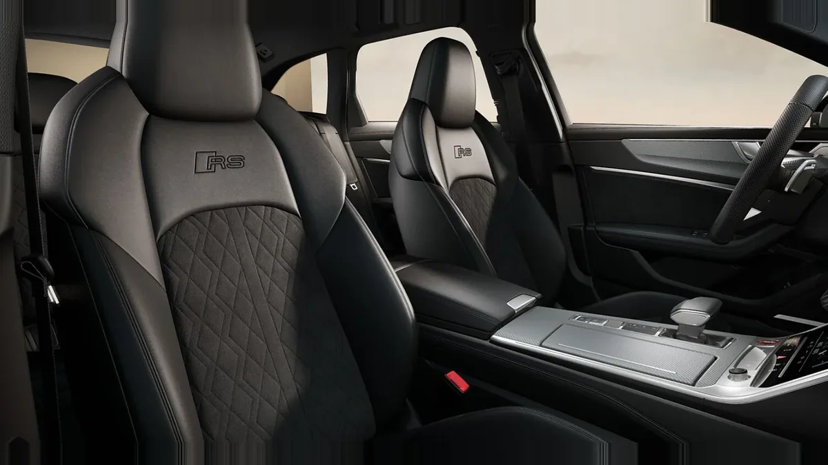 Audi RS6 Avant TFSI Quattro en renting en Zaragoza — Interior