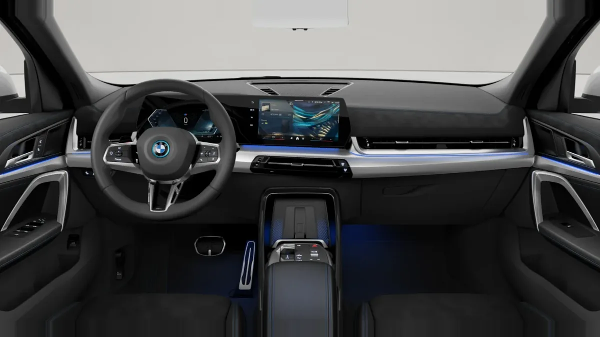 BMW ix2 eDrive20 en renting en Zaragoza — Delantera