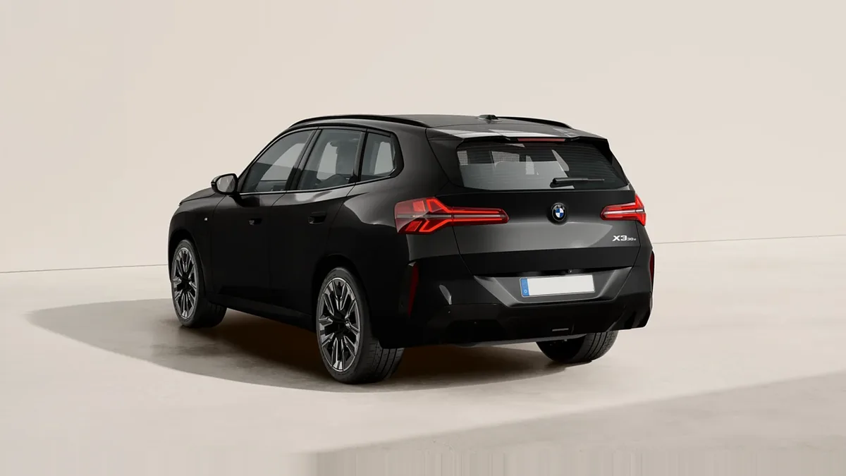 BMW X3 30e xDrive en renting en Zaragoza — Trasera