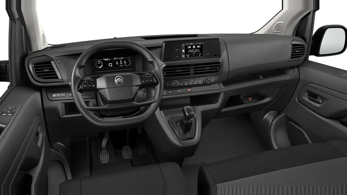 Citroën Jumpy Doble Cabina Plegable Talla M BlueHDi 120 S&S en renting en Zaragoza — Delantera