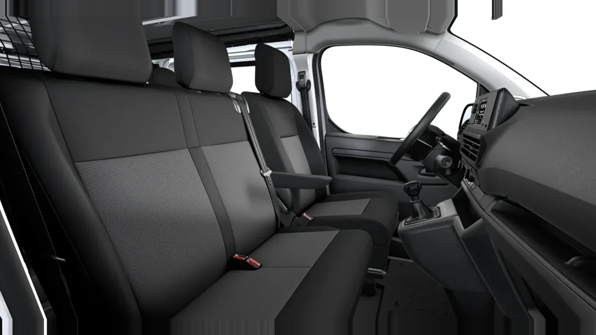 Citroën Jumpy Doble Cabina Plegable Talla M BlueHDi 120 S&S en renting en Zaragoza — Interior