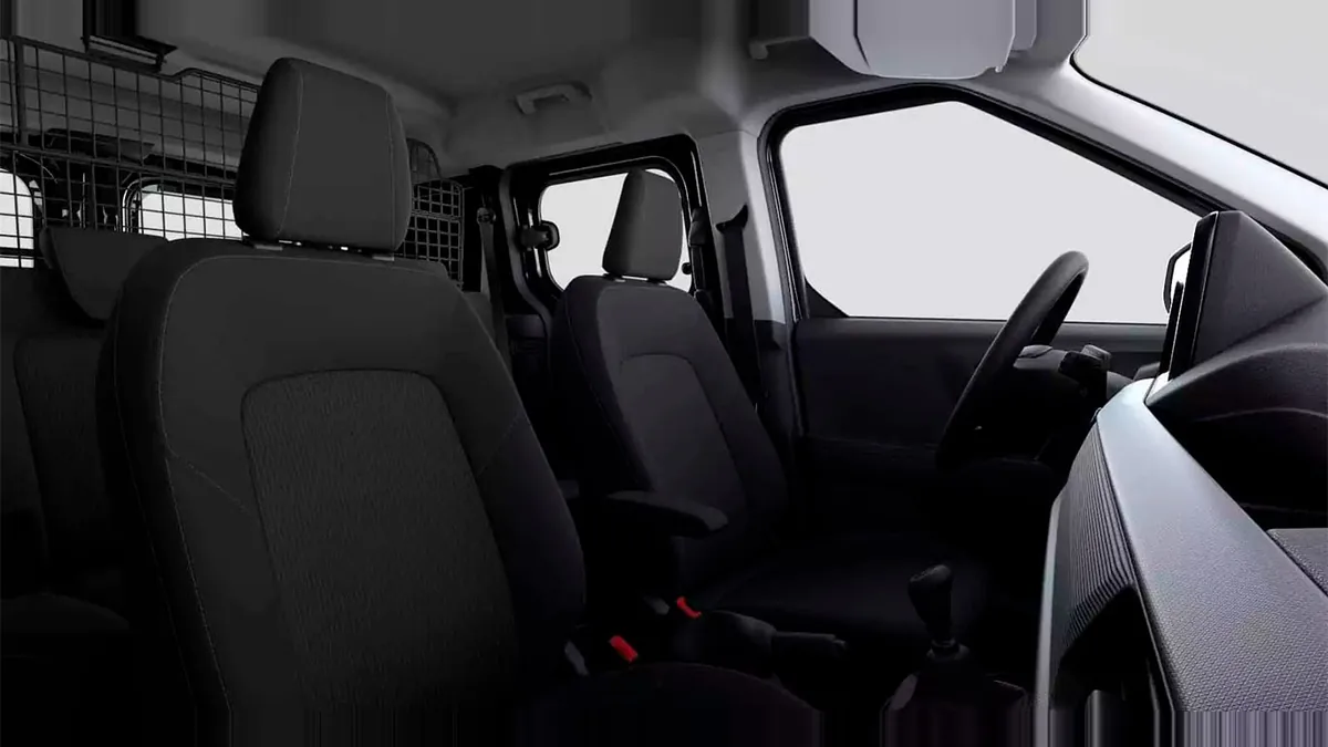 Ford Transit Courier Kombi 1.5 Ecoblue Trend II en renting en Zaragoza — Interior