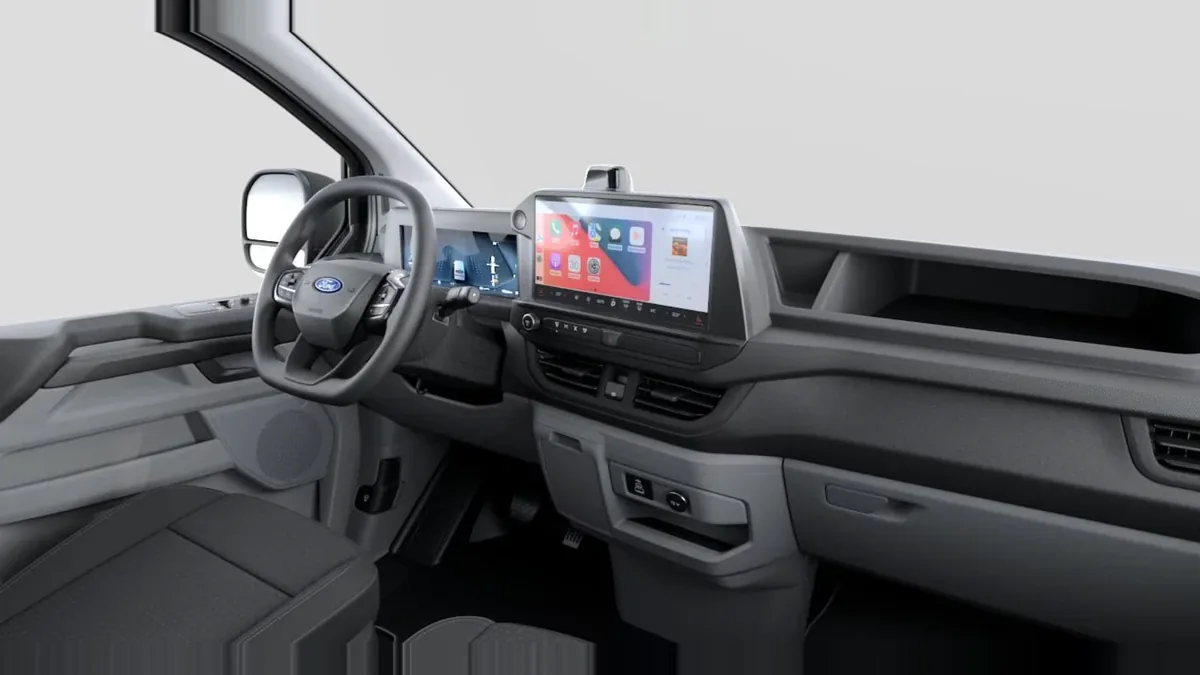 Ford TRANSIT CUSTOM  Kombi BEV 83kWh 100kW 340 L1 Trend en renting en Zaragoza — Delantera
