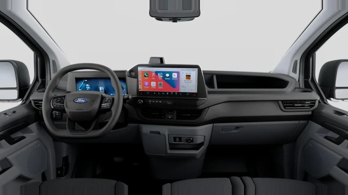 Ford TRANSIT CUSTOM  Kombi BEV 83kWh 100kW 340 L1 Trend en renting en Zaragoza — Interior