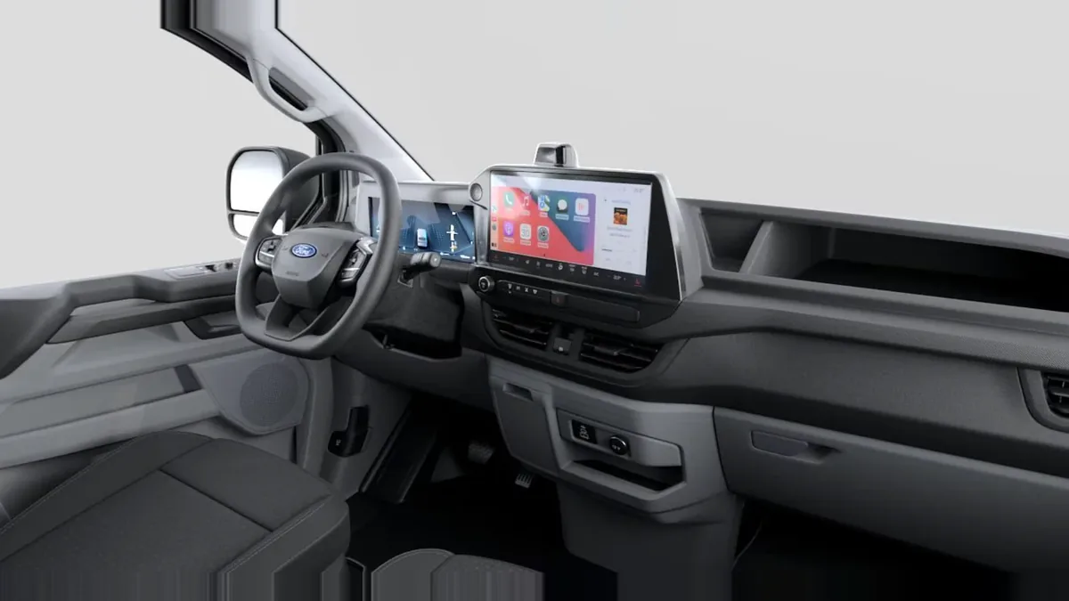 Ford TRANSIT CUSTOM Van BEV 83kWh 100kW 320 L1 Trend en renting en Zaragoza — Delantera