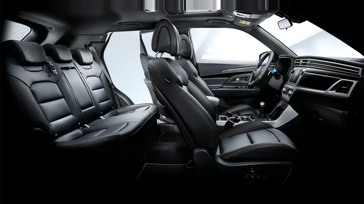 KGM Korando G15 Urban Plus 4x2 en renting en Zaragoza — Interior