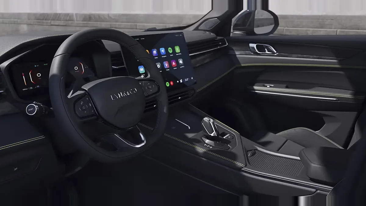 Lynk & Co 01 1.5 PHEV Core en renting en Zaragoza — Delantera