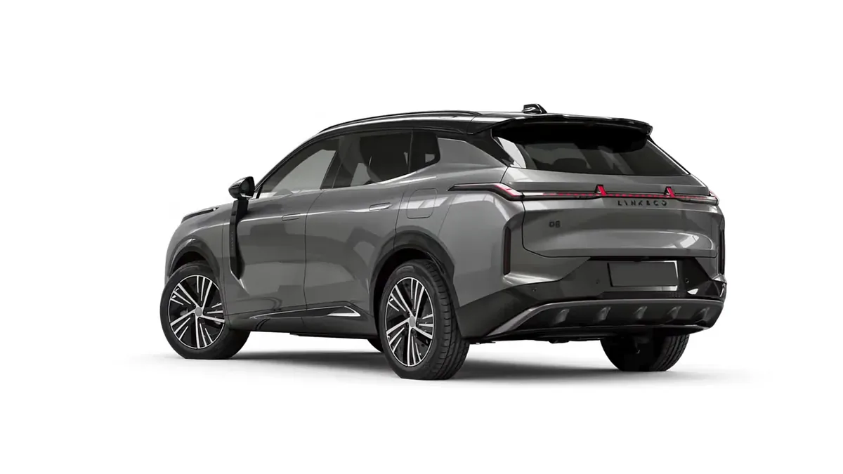 Lynk & Co 08 1.5 PHEV Core en renting en Zaragoza — Trasera