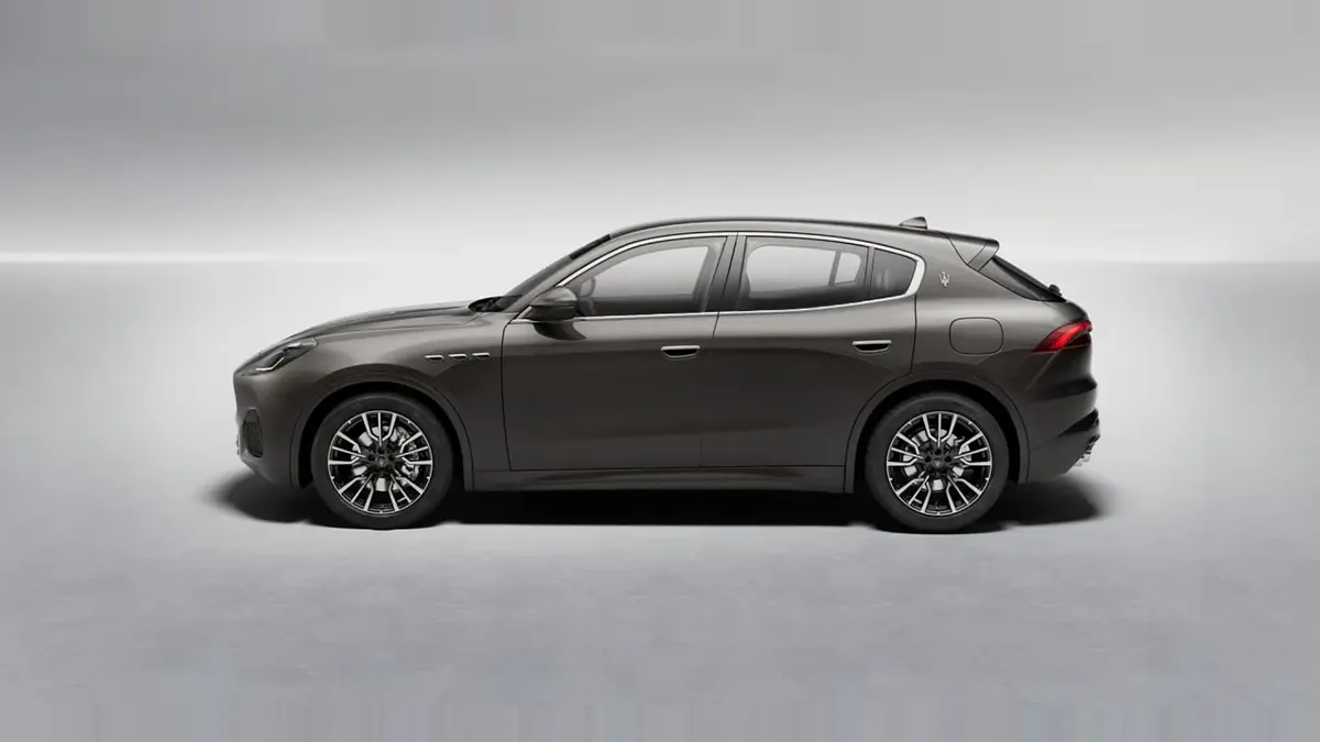 Maserati Grecale L4 MHEV 300CV AWD en renting en Zaragoza — Trasera