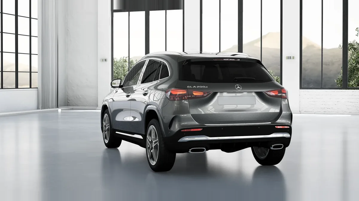 Mercedes-Benz GLA 200d ATH en renting en Zaragoza — Trasera