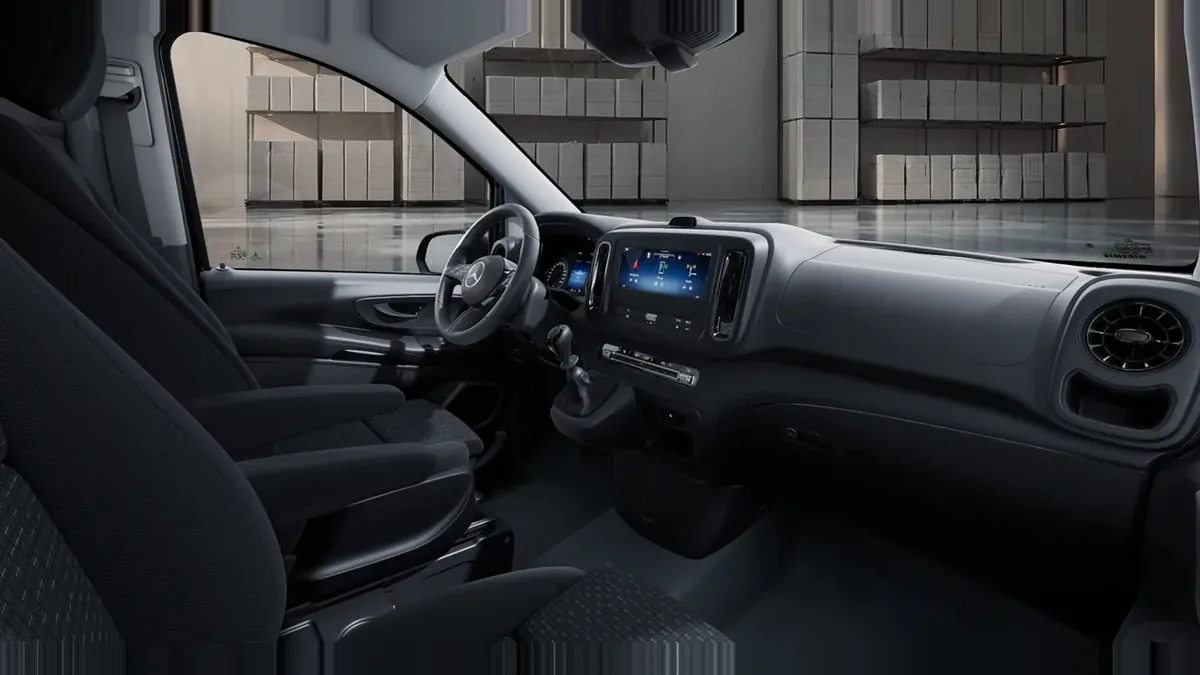 Mercedes-Benz Vito 110CDI 75kW Furgón Pro Larga en renting en Zaragoza — Interior