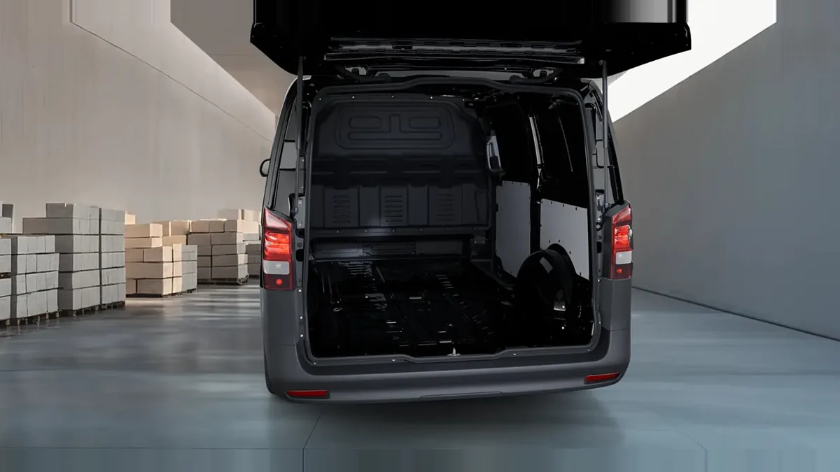 Mercedes-Benz Vito 110CDI 75kW Furgón Pro Larga en renting en Zaragoza — vista 6