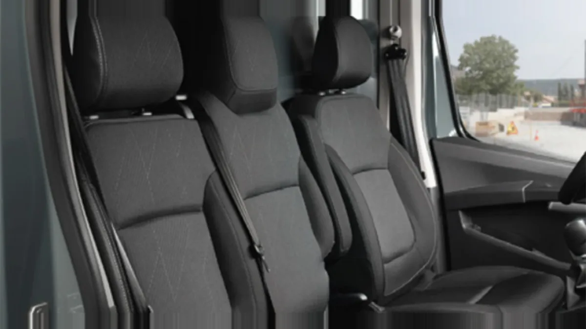 Nissan Primastar Furgón 2.0 DCI S&S L1H1 Acenta 110CV (MERCANCÍAS PROPIAS) en renting en Zaragoza — Trasera
