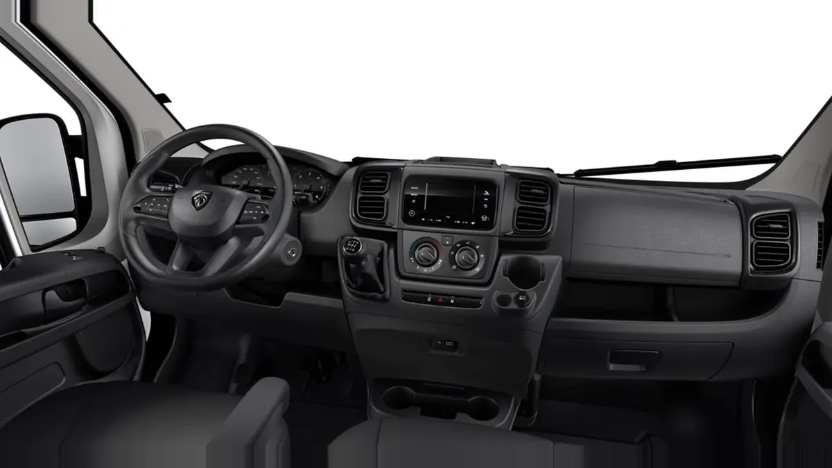 Peugeot Boxer 3.5 L2H2 BHDi S&S 6vel en renting en Zaragoza — Delantera