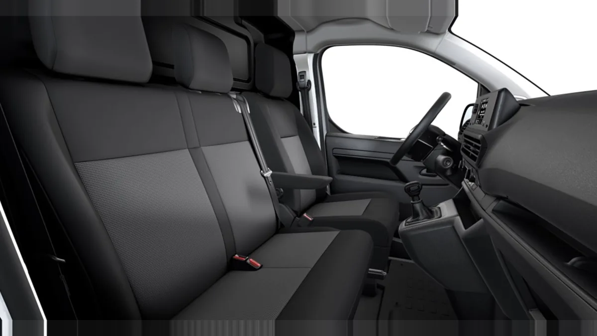 Peugeot Expert Furgón M Diésel 150CV en renting en Zaragoza — Interior