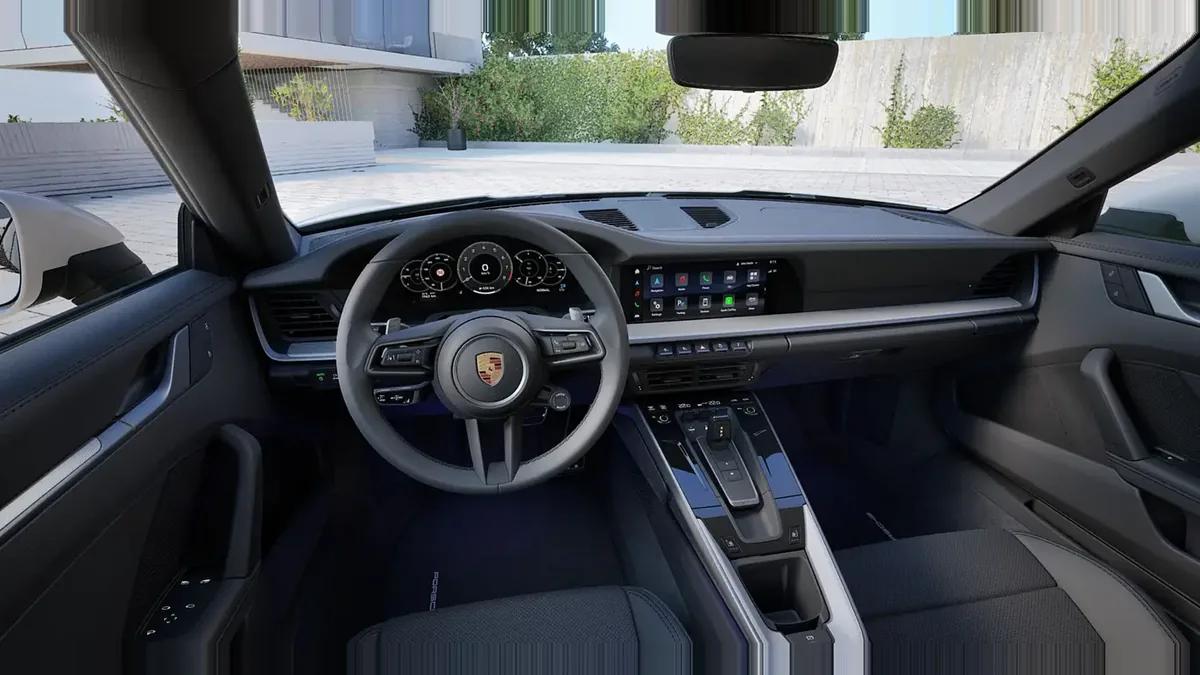 Porsche 911 Carrera en renting en Zaragoza — Delantera
