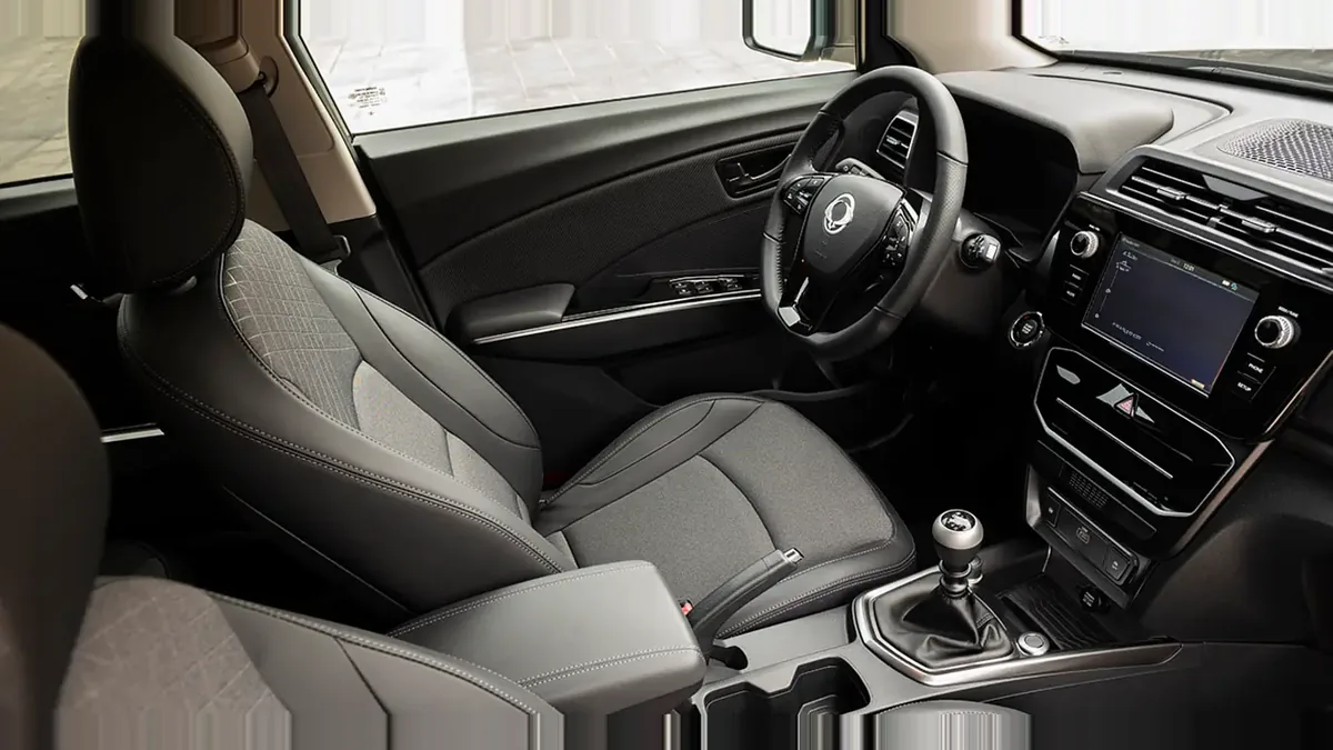KGM Tívoli G15 Urban Plus 4x2 en renting en Zaragoza — vista 9