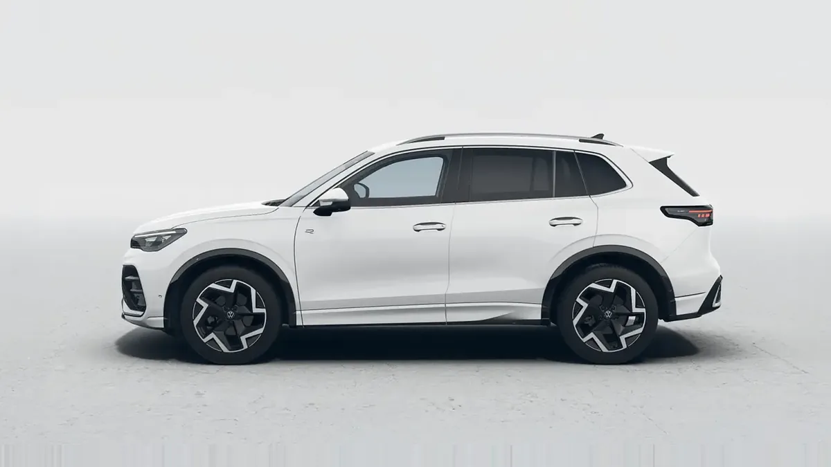 Volkswagen Tiguan R-Line 2.0 TDI 110kW DSG en renting en Zaragoza — Trasera
